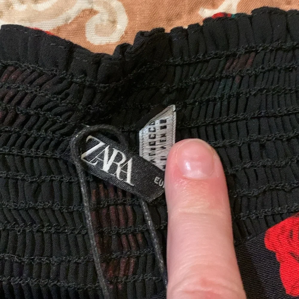 Zara Rose Print Top - Picture 7 of 8